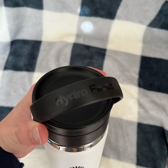 Hydroflask - Picture 7 of 7